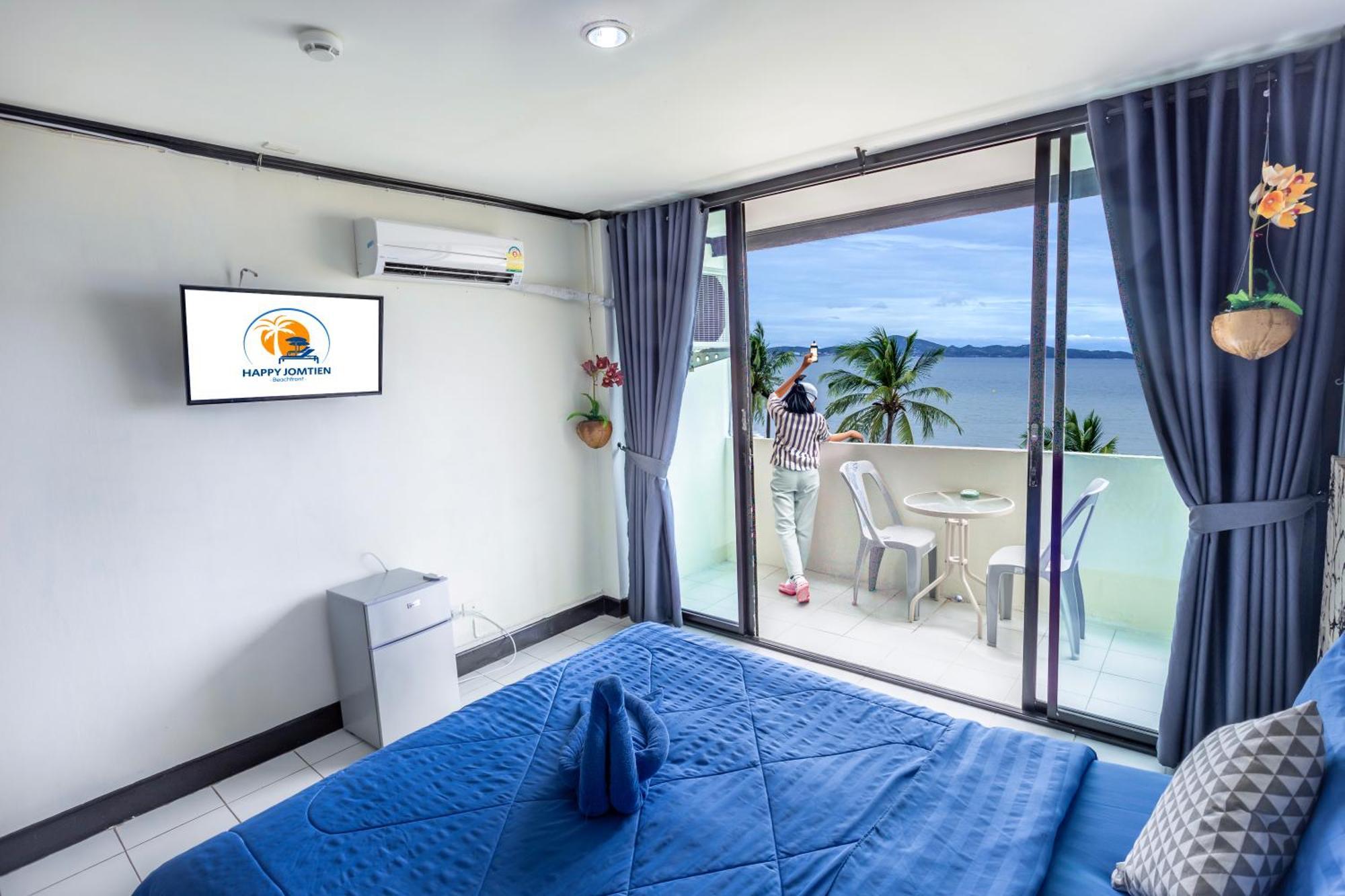 Happy Jomtien - Beachfront Bagian luar foto